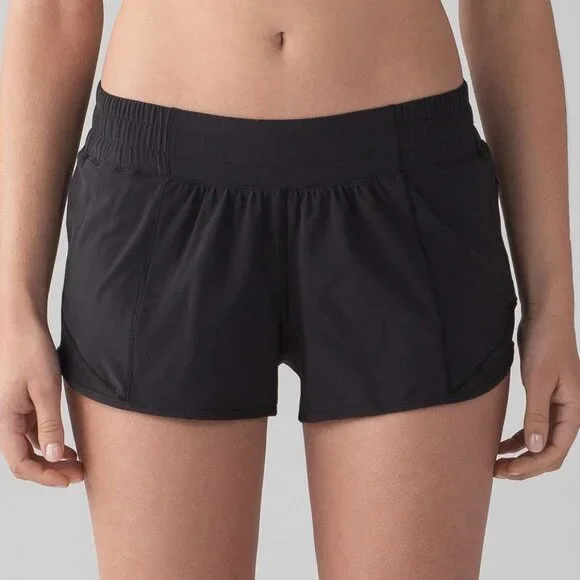 Lululemon Hotty Hot Short II *2.5" - 10 Black - Picture 1 of 6